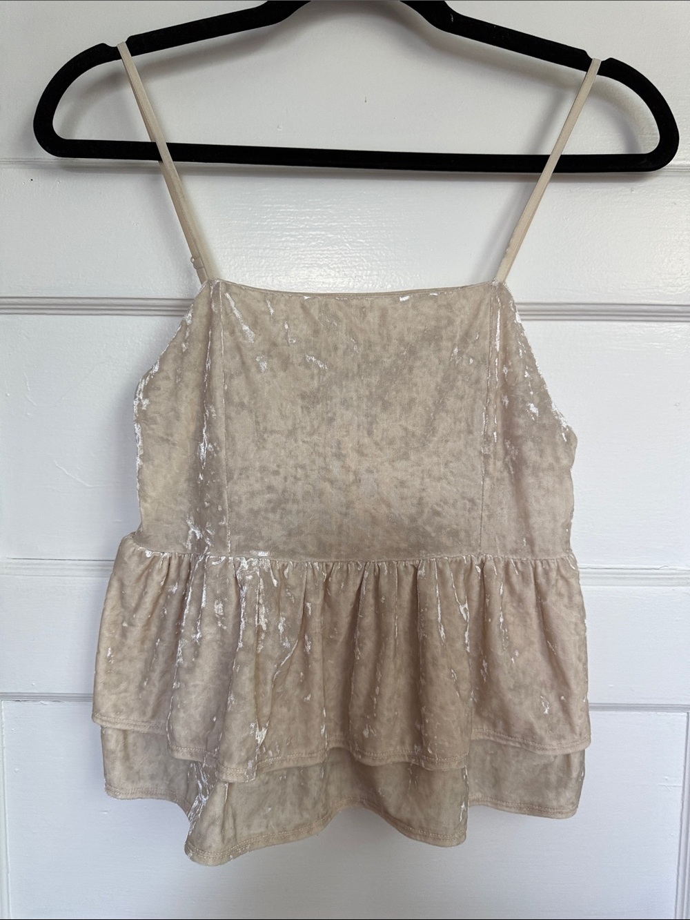 American Eagle Outfitters Velvet Tiered Spaghetti-Strap Camisole in Cream